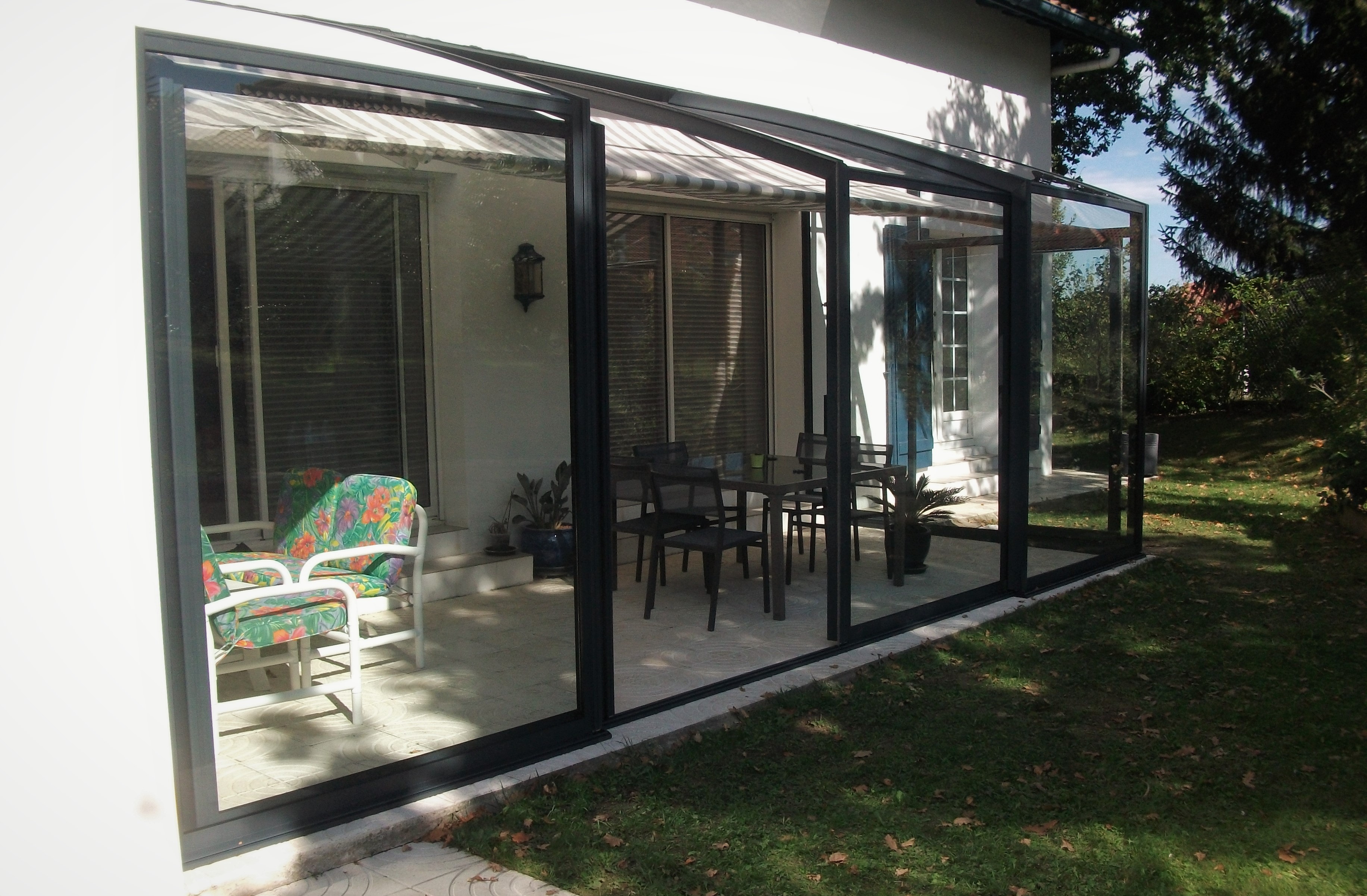 Pergola alu noire ouverte