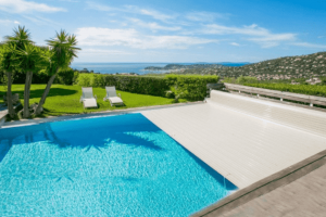 Rideau immergé pour la piscine (lames PVC) - Abrisud