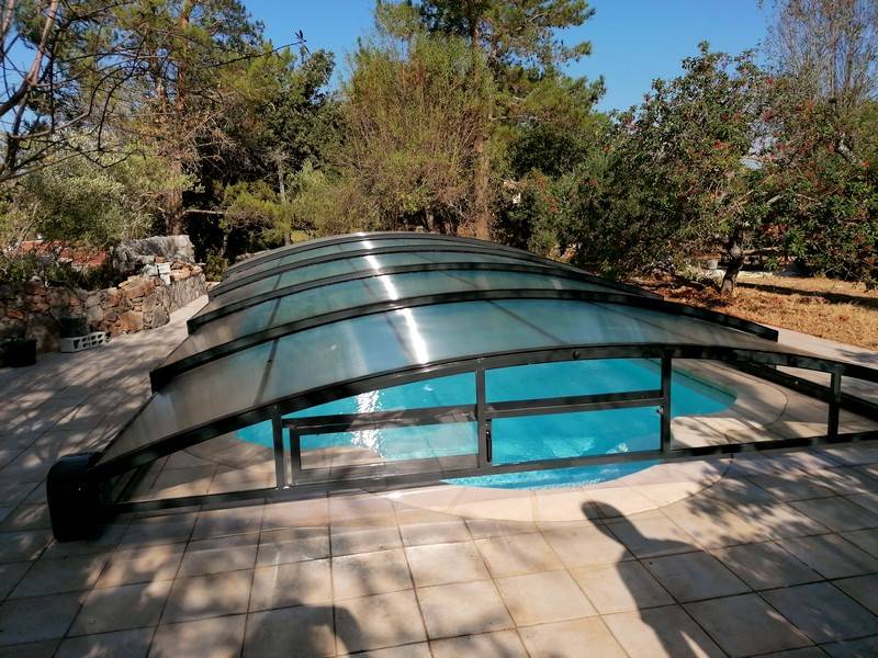 abri piscine gris anthracite