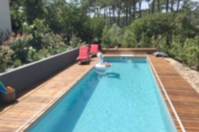 piscine lames bois