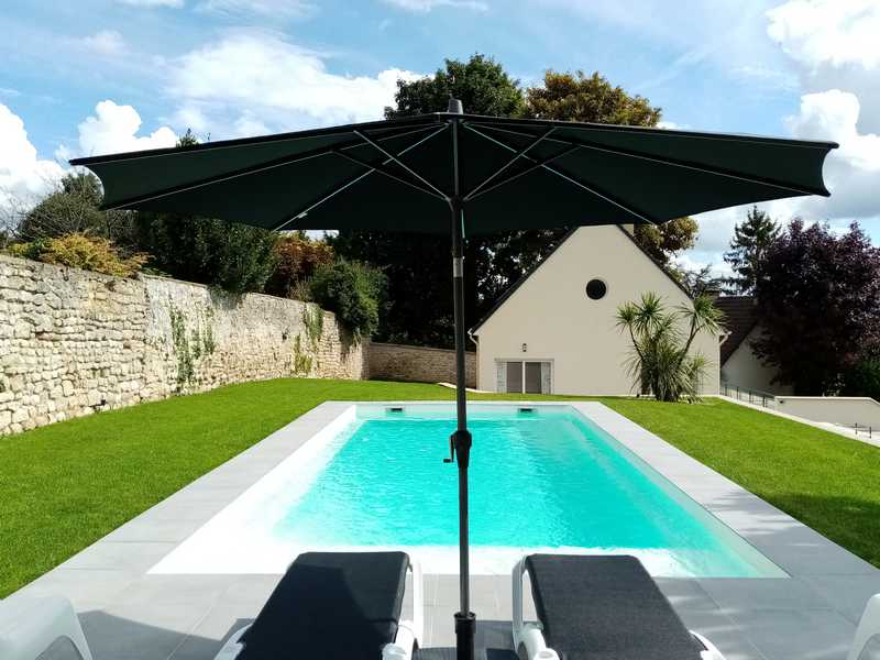 piscine jardin pierre